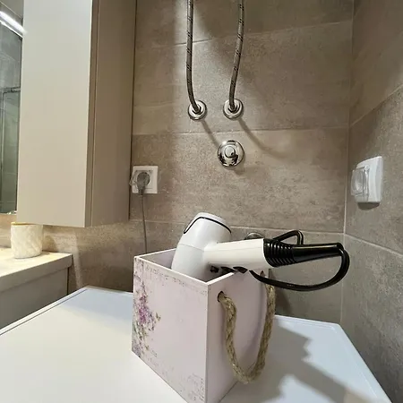 Globus 2 Apartment *