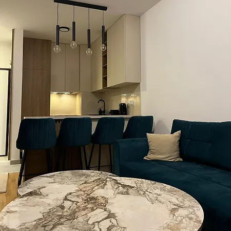 Globus 2 Apartment Pale