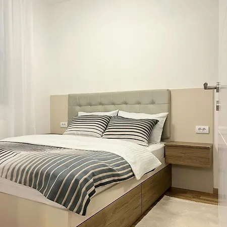 Globus 2 Apartment